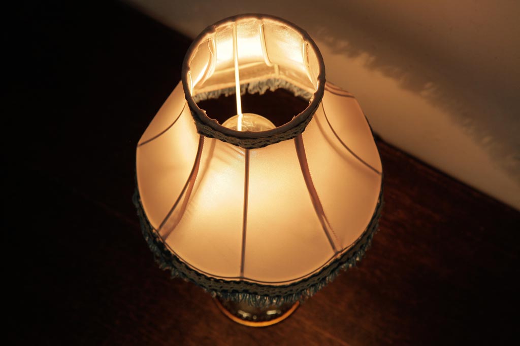 ヴィンテージ照明　フランスビンテージ　エレガントな佇まいが素敵なテーブルランプ(卓上ランプ、スタンドライト)(R-039009)