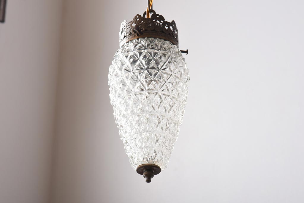 アンティーク照明　アメリカ製　ダイヤのエンボス模様がおしゃれなハンギングランプ(ペンダントライト、天井照明)(R-039099)