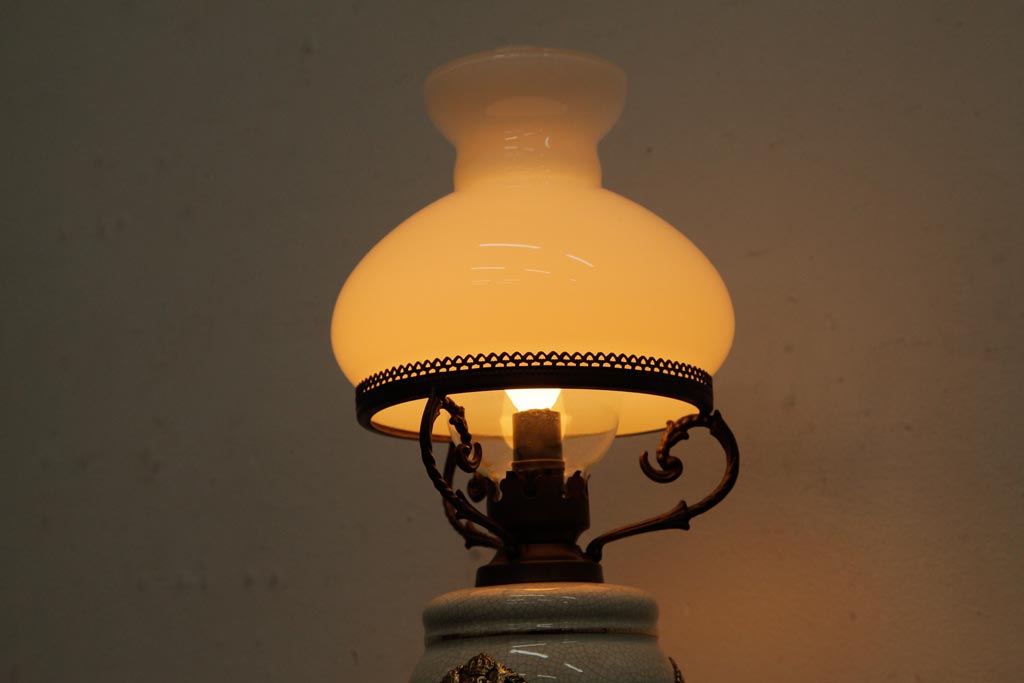 アメリカビンテージ　ヴィンテージ照明　オイルランプ型　陶器製の胴体が珍しいスタンドライト(テーブルランプ)(R-039114)