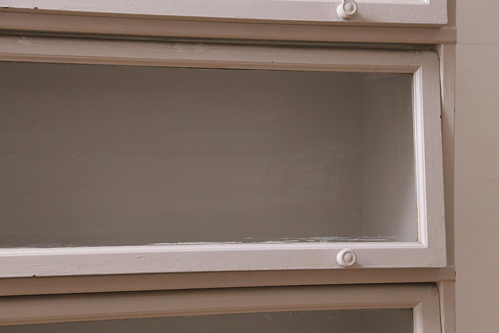 アンティーク家具　和製アンティーク　昭和初期　ペイントが可愛らしい雰囲気のブックケース(本箱、収納棚、戸棚)(R-039357)