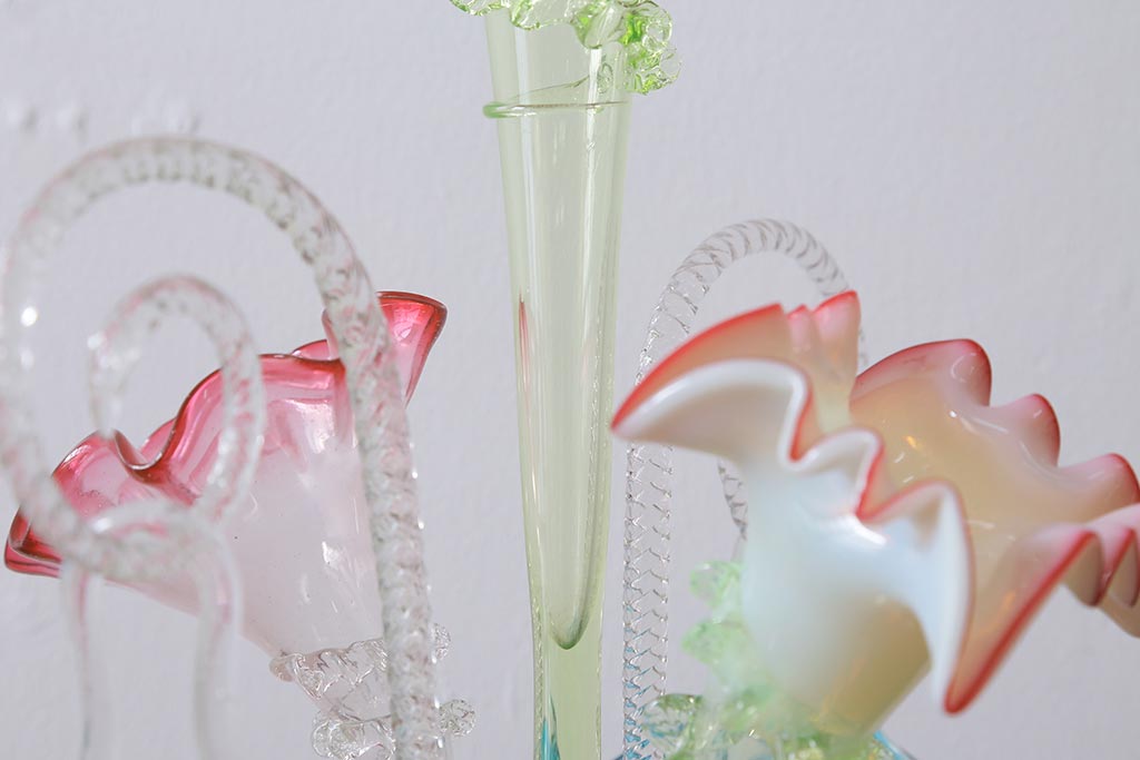 フランスアンティーク　ビクトリア朝　glass Epergne　ワセリンガラス　華やかなガラス製のセンターピース(テーブルウェア、オブジェ)(R-039549)