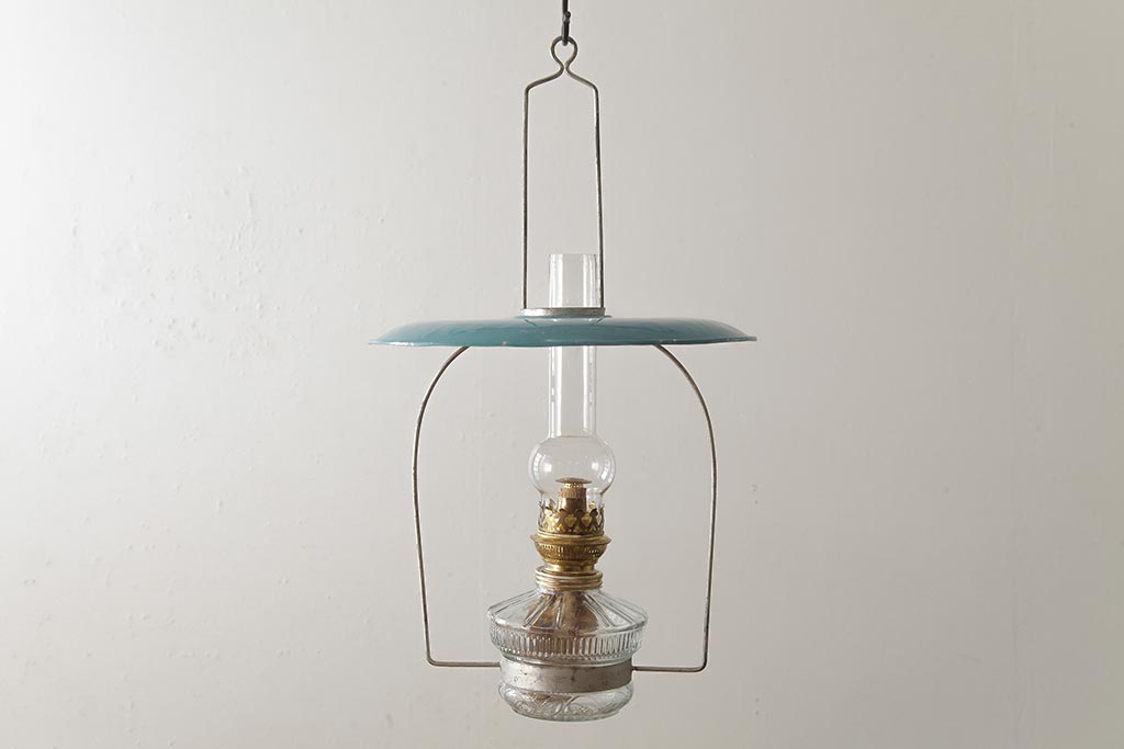 ビンテージ雑貨　アメリカビンテージ　未使用品　デッドストック　青色のアルミシェードがかわいらしいオイルランプ(吊り下げランプ)(R-039560)