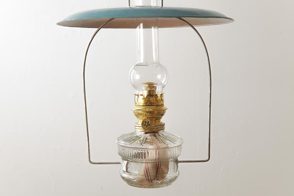ヴィンテージ雑貨　アメリカビンテージ　未使用品　デッドストック　青色のアルミシェードがかわいらしいオイルランプ(吊り下げランプ)(R-039564)