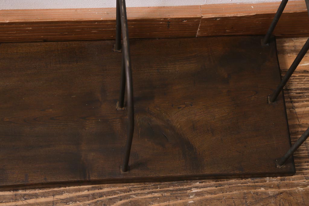 アンティーク雑貨　大正昭和初期　栓材一枚板　金属フレームと木の組み合わせが格好良い大型サイズの本立て(ブックスタンド)(R-039606)