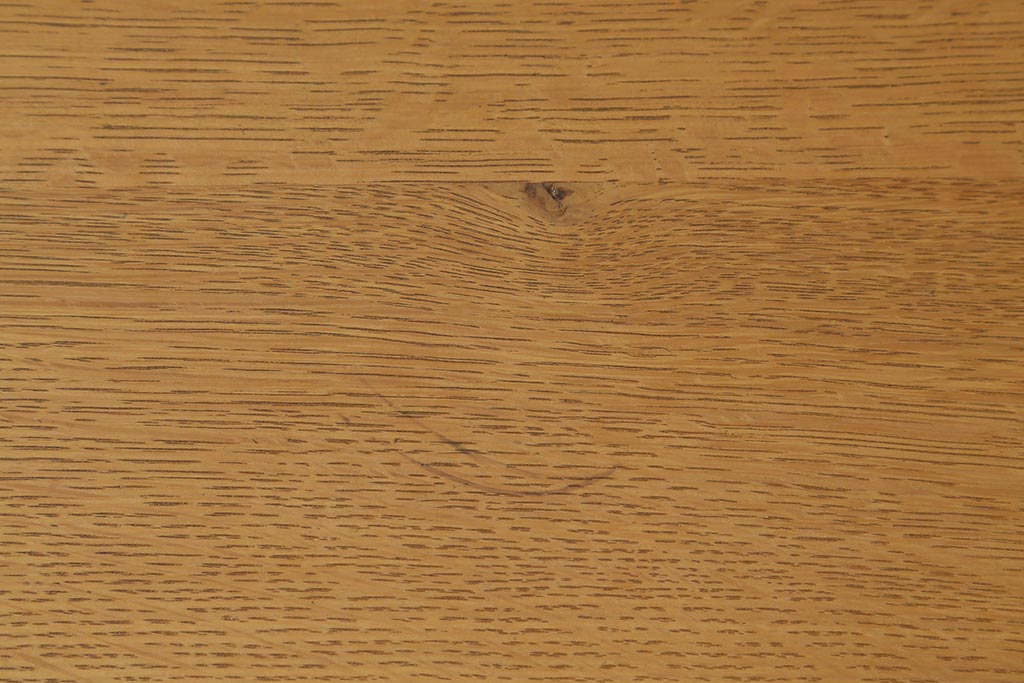 中古　キツツキマーク　飛騨産業　森のことばシリーズ　半円形が可愛らしいローテーブル(センターテーブル、座卓)(定価約11万5千円)(R-039842)