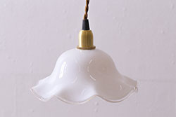 昭和初期　戦前　シンプルな中に趣きのあるセルロイド製ペンダントライト(天井照明、シェード、電笠)