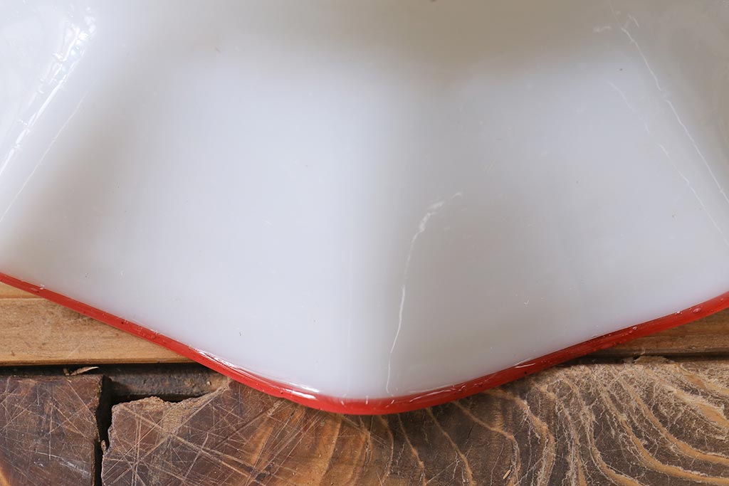 イギリスヴィンテージ照明　愛らしい赤縁フリルのミルクガラスペンダントライト(ランプシェード、天井照明、ビンテージ)(R-039913)