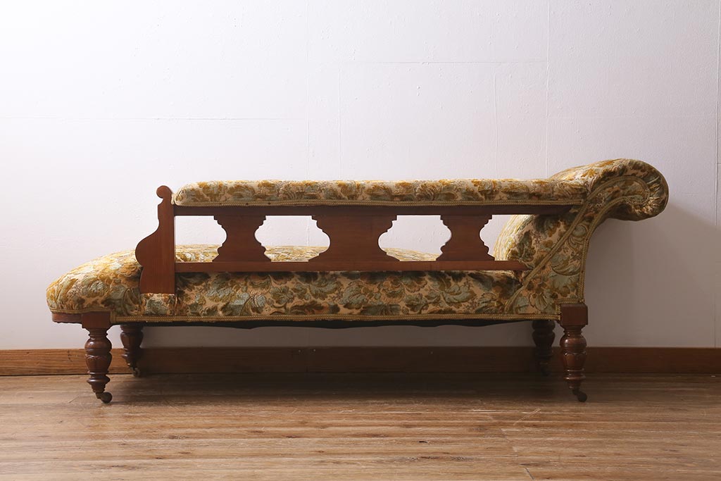 アンティーク家具　イギリスアンティーク　マホガニー　キャスター付きの上品なシェーズロング(長椅子、ソファ、カウチソファ)(R-040025)