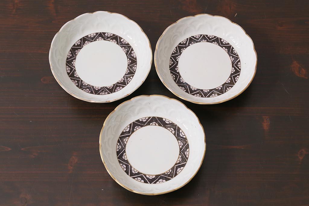 アンティーク雑貨　江戸明治期　白磁陽刻なます皿3枚セット(中皿、和食器)(R-040064)
