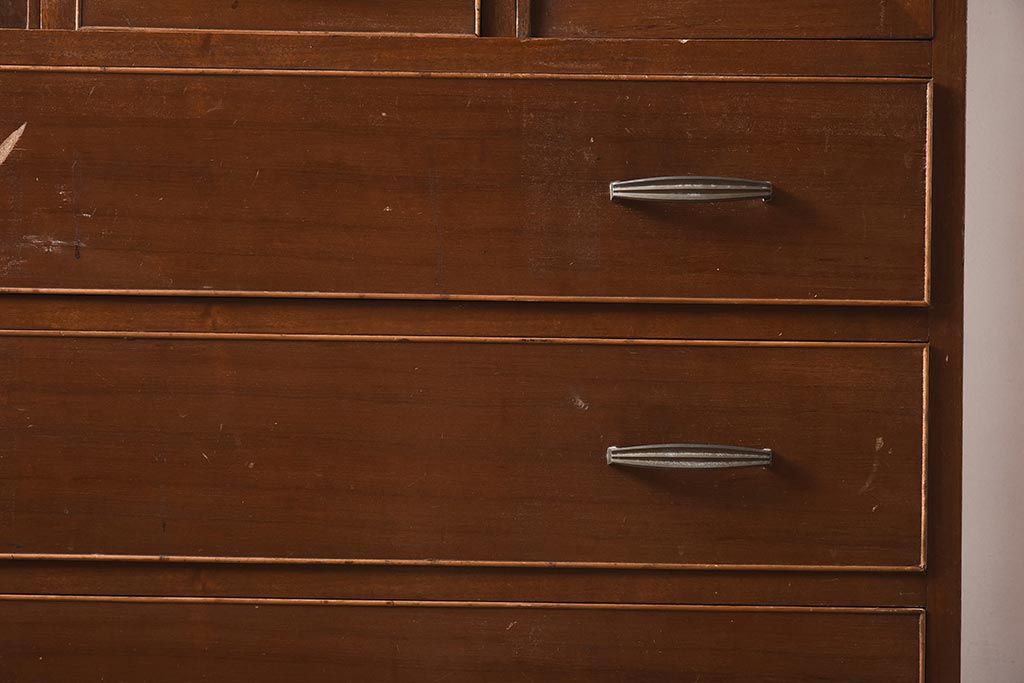 レトロ家具　観音開きの扉が付いた昭和中期の衣装タンス(チェスト、引き出し)(R-040236)