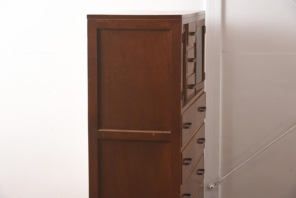 レトロ家具　観音開きの扉が付いた昭和中期の衣装タンス(チェスト、引き出し)(R-040236)
