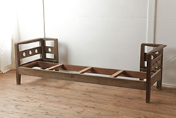 中古　カリモク家具(karimoku)　domani(ドマーニ)　シンプルなデザインが使いやすいすのこ付きベッドフレーム(シングル)(R-072068)