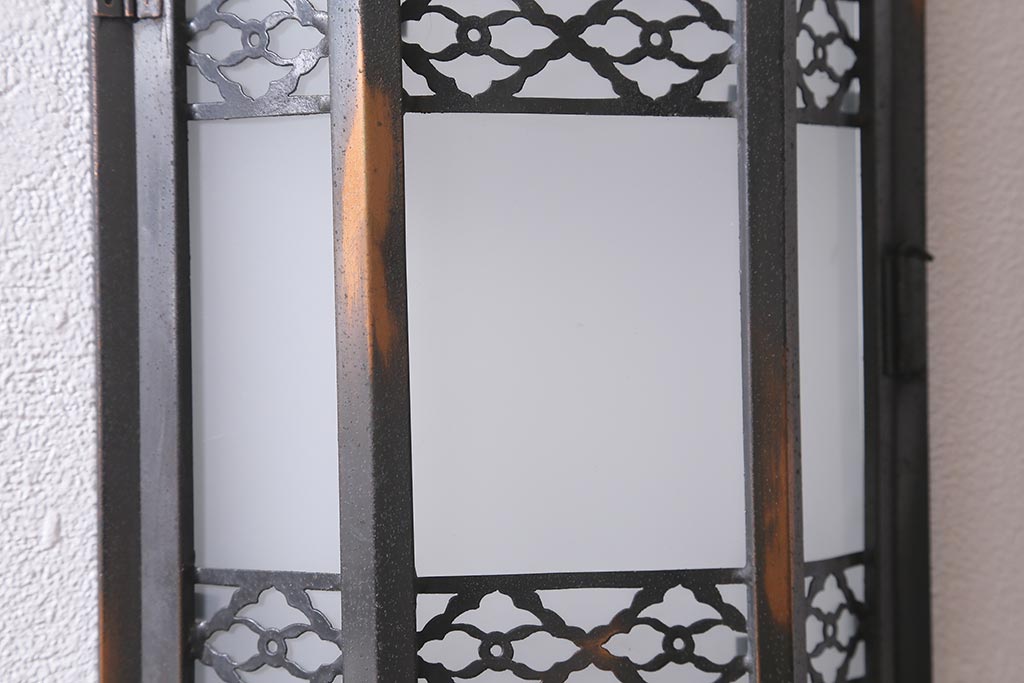 アンティーク雑貨　昭和初期　すりガラス入り　レトロモダンな壁掛け照明カバー(ウォールランプカバー)(R-040822)