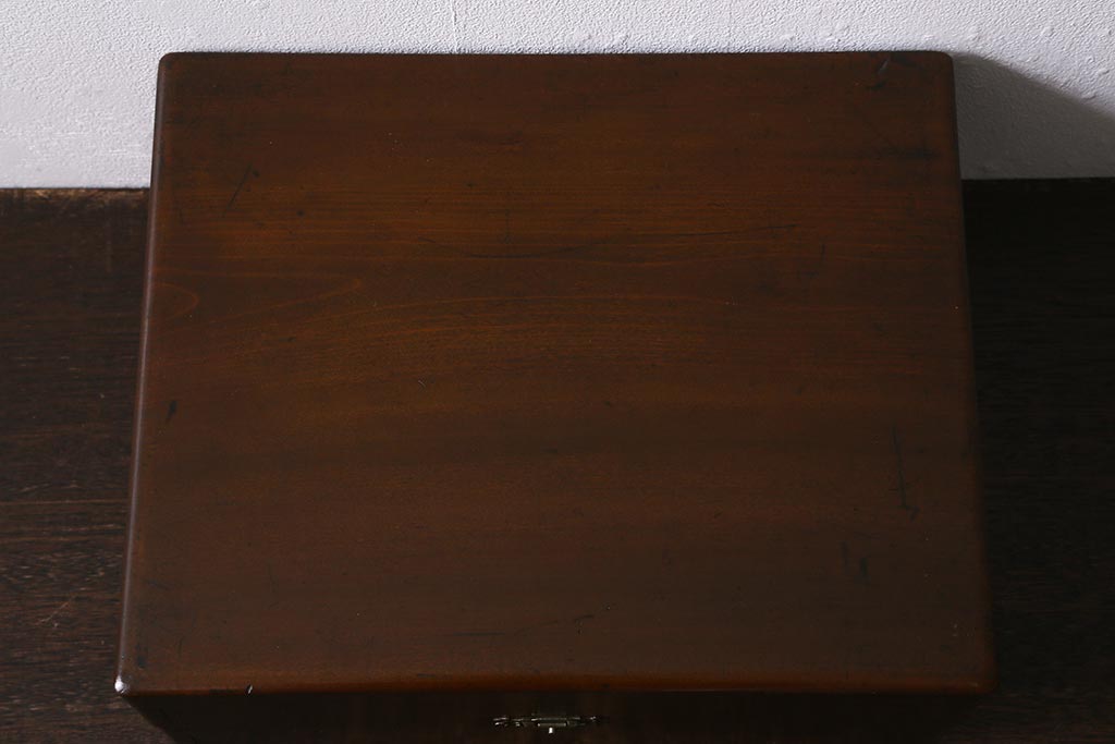 アンティーク雑貨　和製アンティーク　落ち着いた木色のレトロな収納箱(木箱、小物入れ)(R-040914)