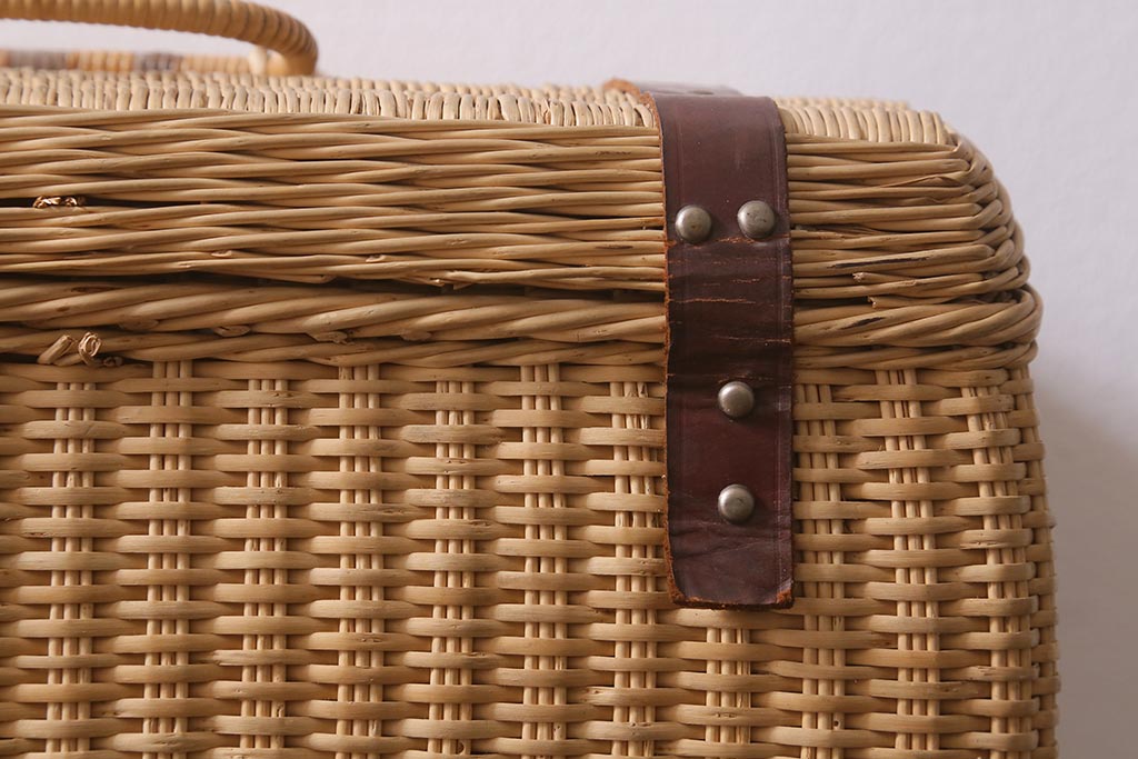 アンティーク雑貨　ナチュラルスタイルにおすすめなアンティークバスケット(鞄、カゴ、収納)(R-041004)