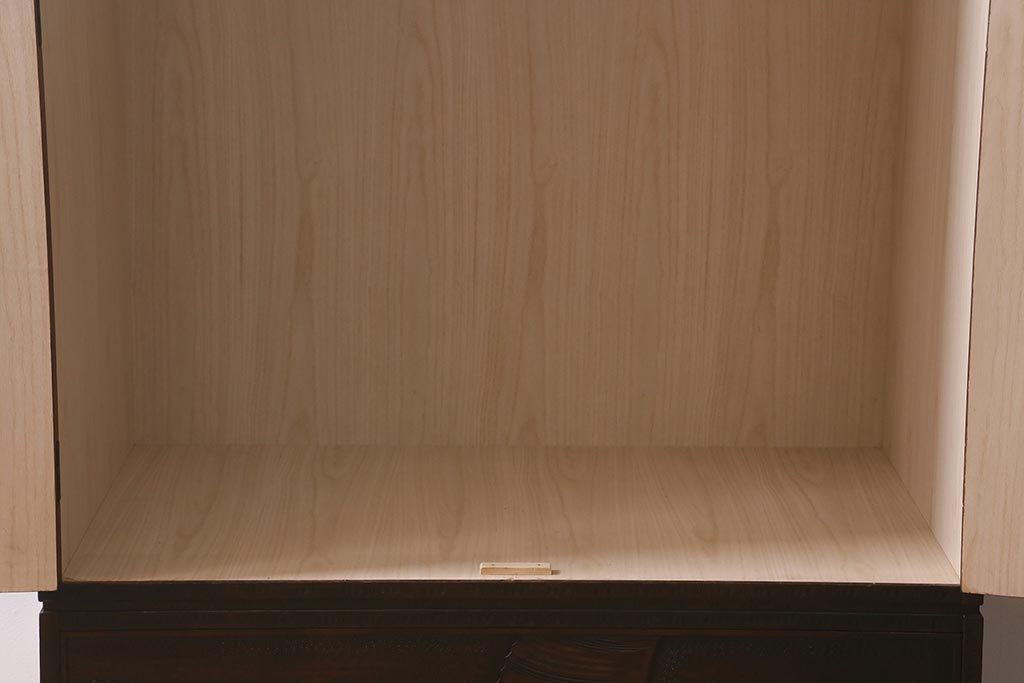 中古　美品　伝統工芸　軽井沢彫り　繊細な桜の図が見事なワードローブ(洋服タンス、チェスト)(R-041071)