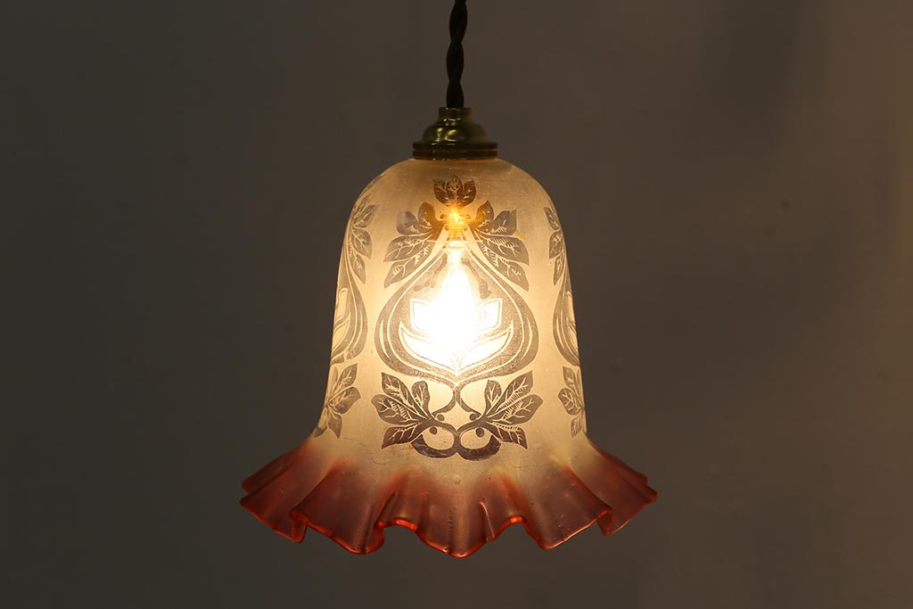 ビンテージ照明　フランスヴィンテージ　エッチングガラスとフリルシェードがおしゃれなペンダントライト(天井照明、シェード、吊り下げ照明)(R-04177)