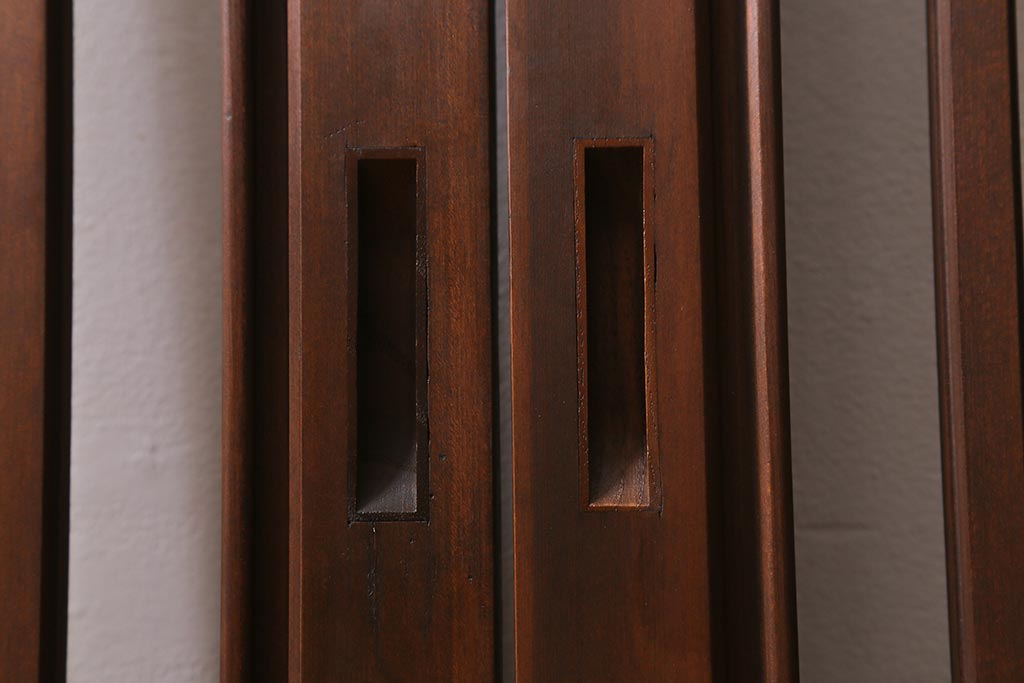レトロ建具　昭和中期　和製アンティーク　ヒノキ材　上品な佇まいの格子戸2枚セット(建具、引き戸、玄関戸)(R-041239)注・こちらの商品はガラスは入っていません。