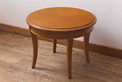 中古　天童木工　明るい木色がぬくもり溢れる小振りなラウンドテーブル(サイドテーブル、カフェテーブル)(R-041353)