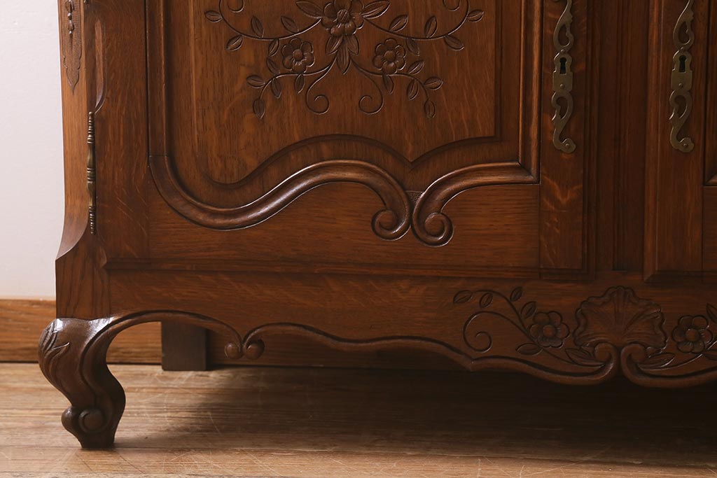 アンティーク家具　フランスアンティーク　オーク材　優雅な雰囲気漂うステンドグラスのキャビネット(飾り棚、収納棚、食器棚)(R-041372)