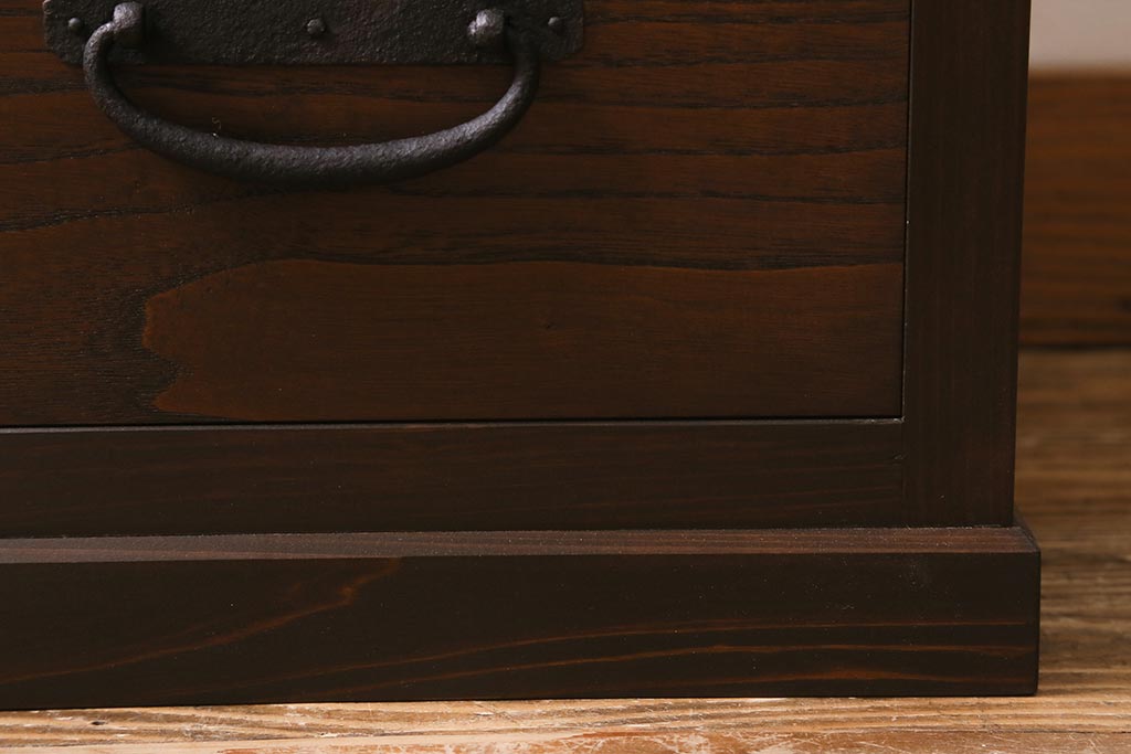 ラフジュ工房オリジナル　古金具リメイク　前板栗材　ヒノキ材　落ち着いた和の雰囲気漂う小引き出し(小物収納、サイドチェスト)(R-041445)