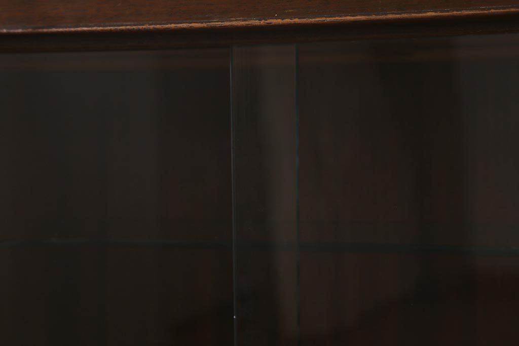 ヴィンテージ家具　北欧スタイル　G-PLAN(ジープラン)　ガラス戸　スタイリッシュな佇まいのサイドボード(サイドキャビネット、収納棚、ビンテージ)(R-041587)