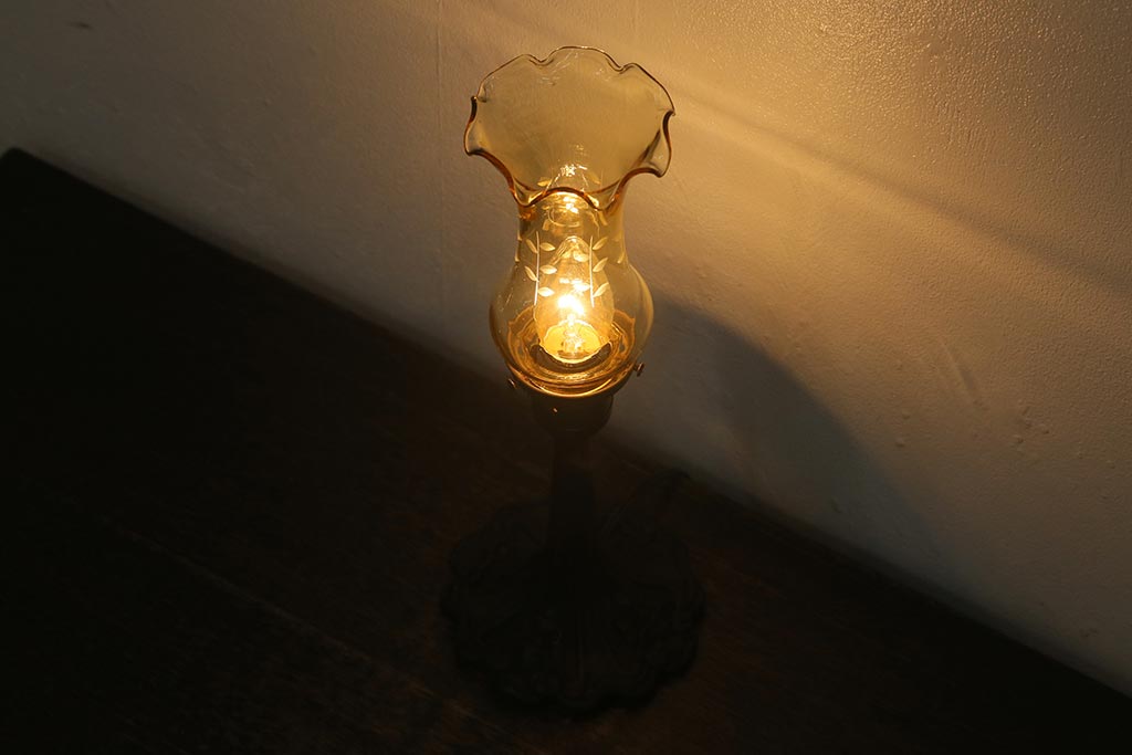 アンティーク照明　昭和初期　鉄製支柱　大正ロマンスタイルにおすすめのテーブルランプ(卓上照明、スタンドライト)(R-041716)
