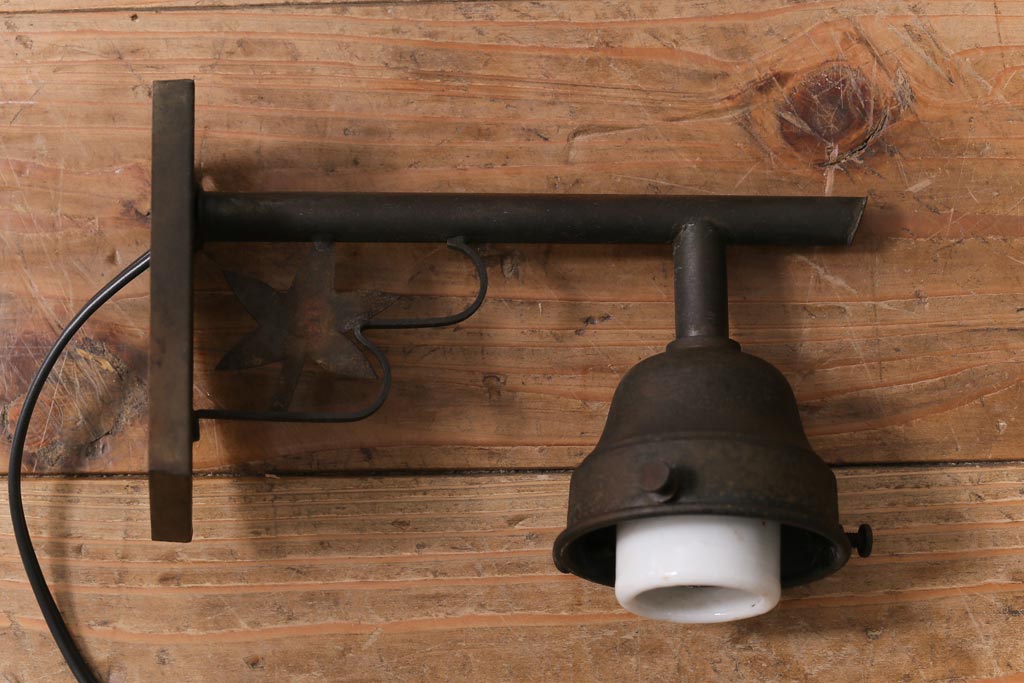 アンティーク照明　昭和初期　和の雰囲気漂うウォールランプ(壁掛け照明、ブラケットライト)(R-041742)