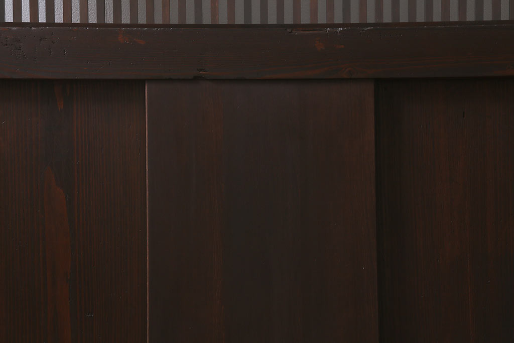 アンティーク建具　明治大正期　ヒノキ材　細い桟が魅力の格子蔵戸(蔵戸、格子戸、引き戸、建具、玄関戸)(R-041743)