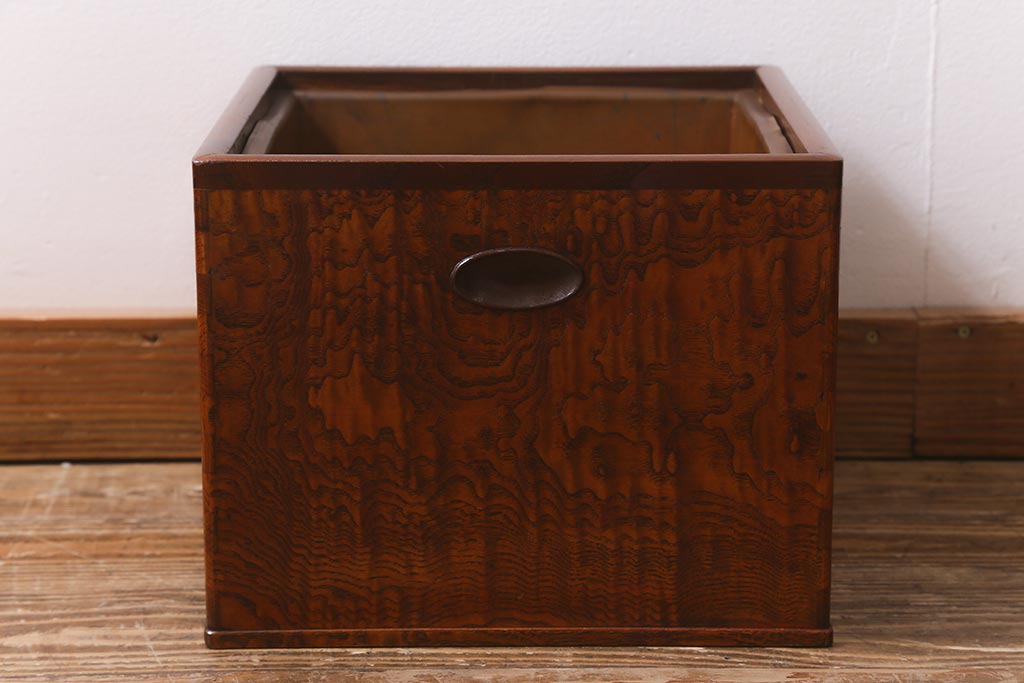 アンティーク雑貨　昭和中期　タモ玉杢材　品の良い落ち着いた佇まいが魅力の角火鉢(木製火鉢)(R-042065)