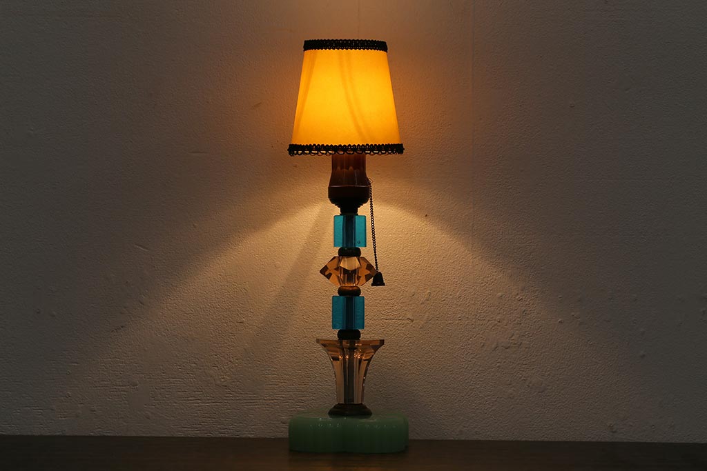 アンティーク照明　ガラスボディがおしゃれなテーブルランプ(卓上ランプ、スタンドライト)(R-042098)