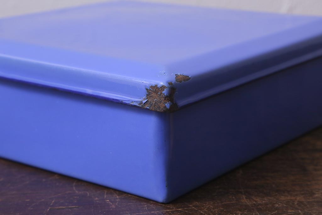アンティーク雑貨　月兎印　蓋付き　ホーロー　カラーがお洒落な琺瑯の箱2個セット(バット、ボックス、保存容器、トレイ)(R-042115)