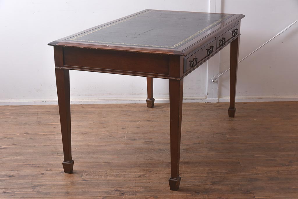 イギリスアンティーク　高級感漂うレザートップテーブル(デスク、在宅ワーク、在宅用ダイニングテーブル)(R-042204)