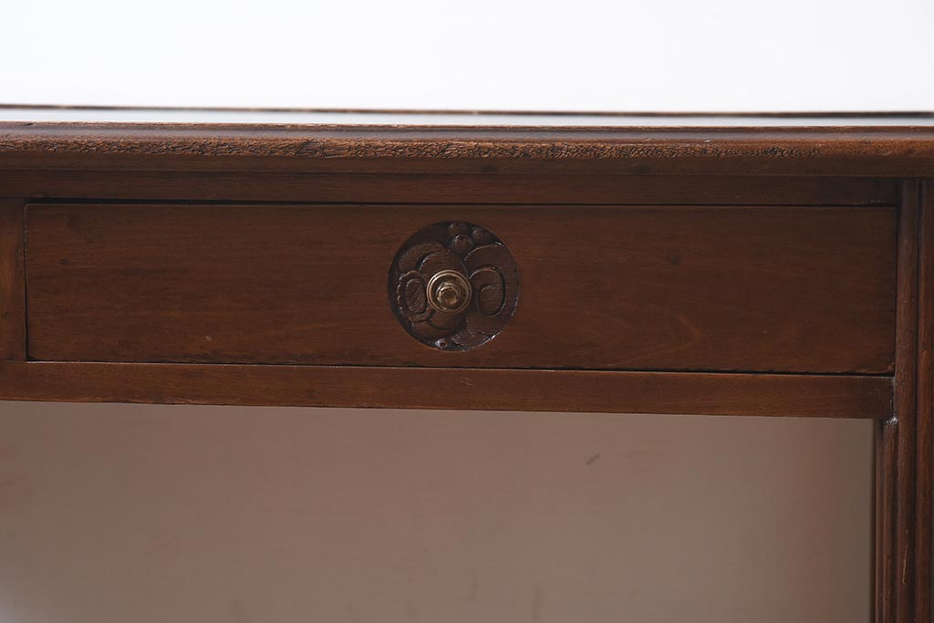 フランスアンティーク　マホガニー材　上質なフレンチスタイルにぴったりなワークデスク、在宅ワーク、在宅用(カフェテーブル、平机)(R-042205)