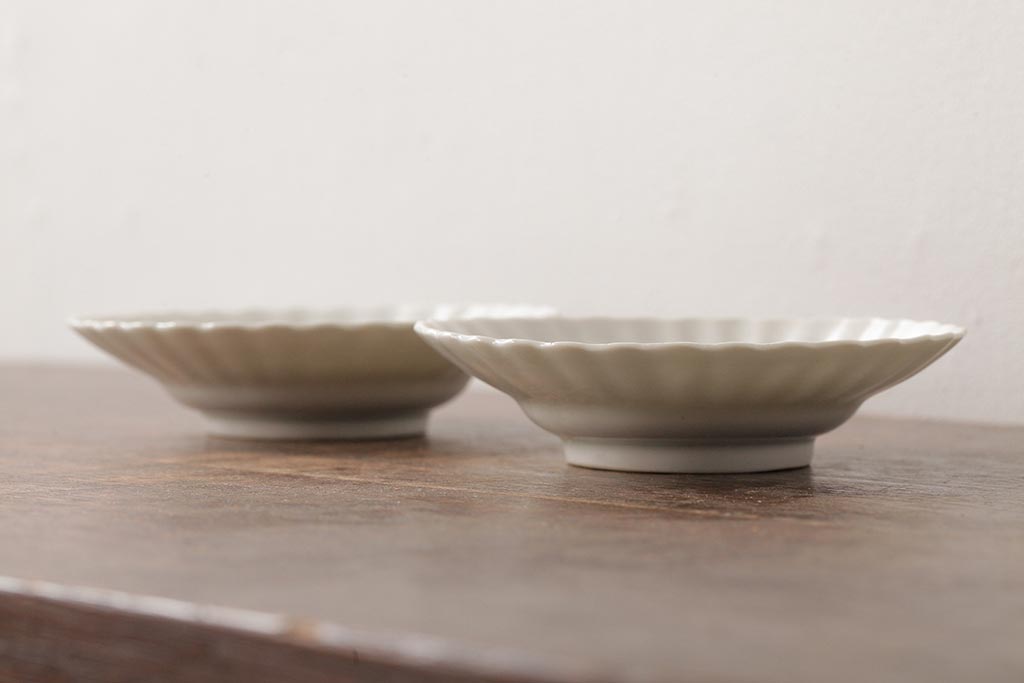 江戸期　古伊万里　白磁染付輪花小皿2枚セット(小鉢、和食器)(R-042311)