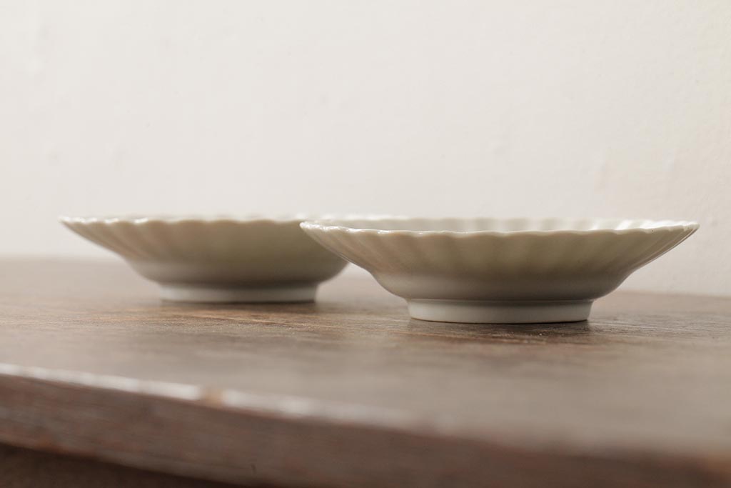 江戸期　古伊万里　白磁染付輪花小皿2枚セット(小鉢、和食器)(R-042312)