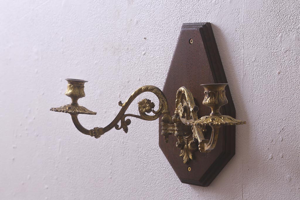 アンティーク雑貨　真鍮　ブラケットライトをリメイクした壁掛けキャンドルホルダー(ろうそく立て、燭台、キャンドルスタンド)(R-042349)
