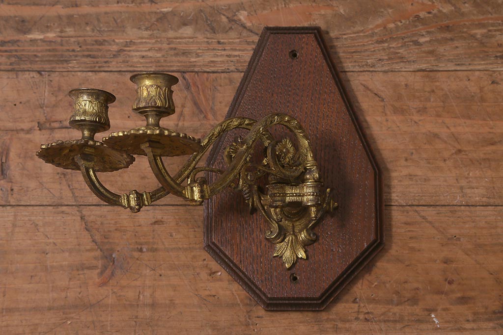 アンティーク雑貨　真鍮　ブラケットライトをリメイクした壁掛けキャンドルホルダー(ろうそく立て、燭台、キャンドルスタンド)(R-042349)