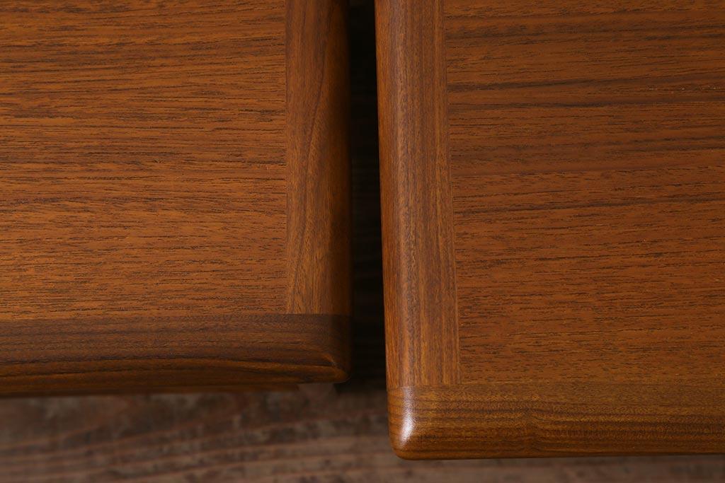ヴィンテージ家具　北欧ビンテージ　G-PLAN(ジープラン)　チーク材　タイルトップがお洒落なネストテーブル(サイドテーブル)(R-042487)