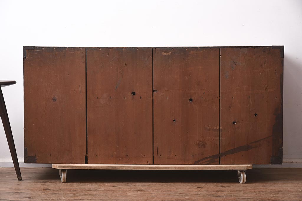 アンティーク家具　明治期　重厚感漂う金具が印象的な時代箪笥(和箪笥、収納棚、戸棚、サイドボード、テレビボード)(R-042543)