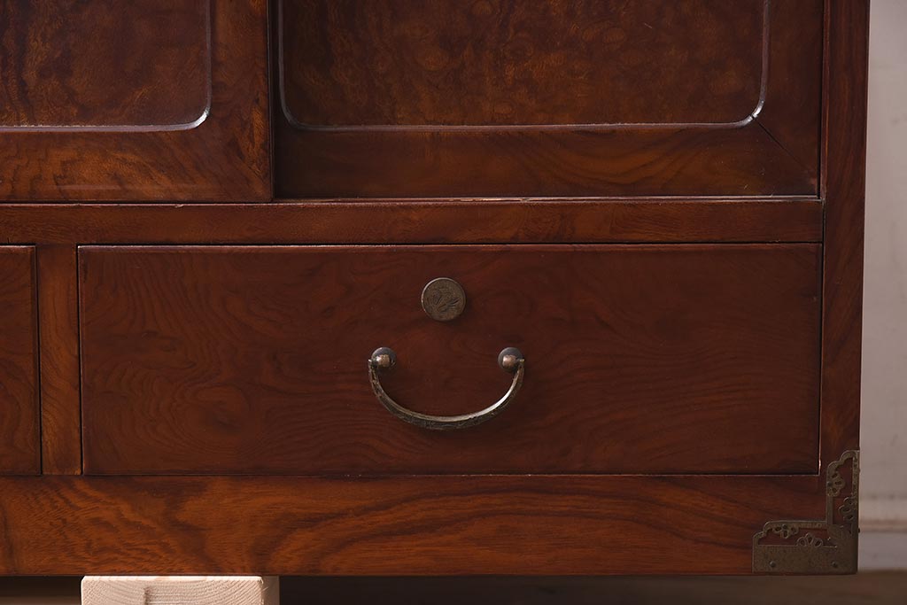 アンティーク家具　昭和初期　独特な杢目が魅力的なローボード(戸棚、収納棚、テレビボード)(R-042546)