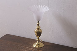 ヴィンテージ照明　オイルランプ型　ガラスシェードがおしゃれな真鍮製のテーブルランプ(デスクライト、卓上照明、ビンテージ)(R-042613)