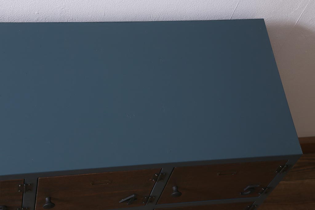 ラフジュ工房オリジナル　3×5マス　古材リメイク　ヒノキ無垢材・ラワン古材　ビンテージ風のペイントマス目棚・右開き(収納棚、ロッカー、下駄箱)(R-042666)