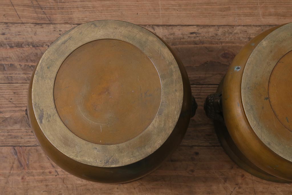 アンティーク雑貨　取っ手がおしゃれな真鍮火鉢一対(手あぶり、金属火鉢)(R-042677)