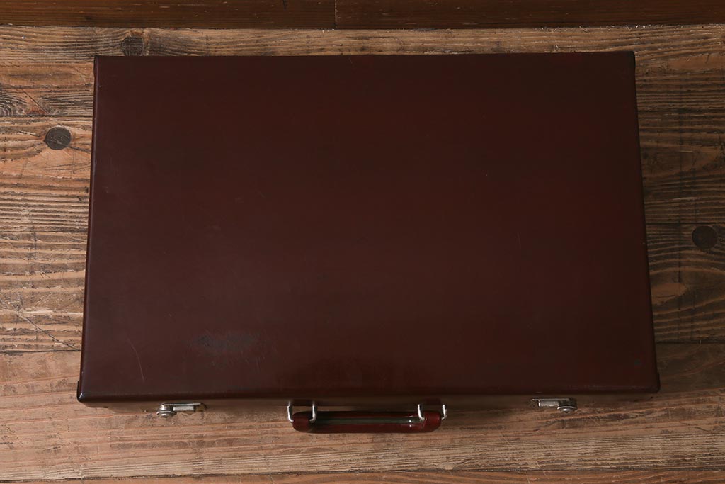 アンティーク雑貨　レトロな魅力が漂うトランク(鞄、カバン、収納、ディスプレイ)(R-042822)