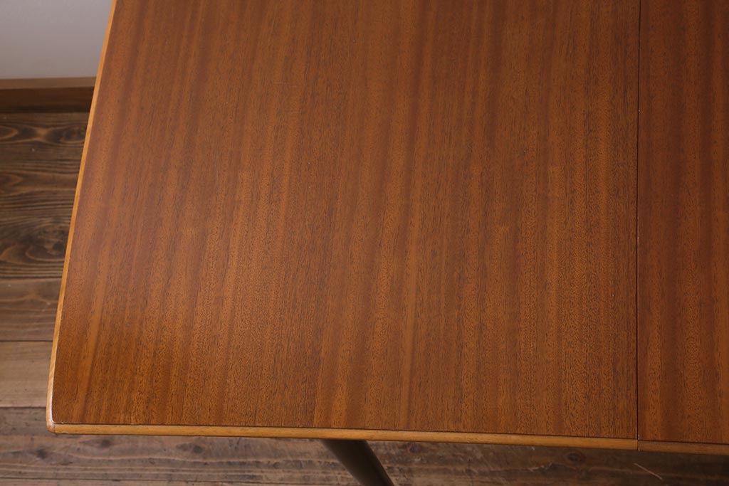 ヴィンテージ家具　北欧ビンテージ　黒塗りの脚がモダンなエクステンションテーブル(ダイニングテーブル、拡張式テーブル)(R-042887)