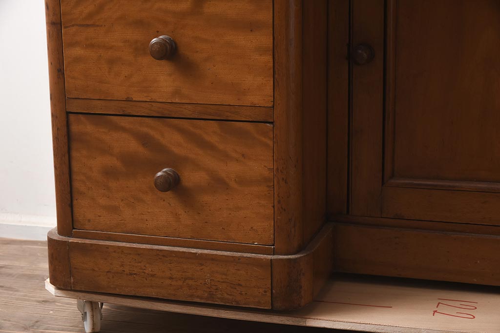 フランスアンティーク　アンティーク家具　メープル材　玉杢が目を引く両袖机(両袖デスク、机、在宅ワーク、在宅用ワークデスク、サイドボード)(R-042903)