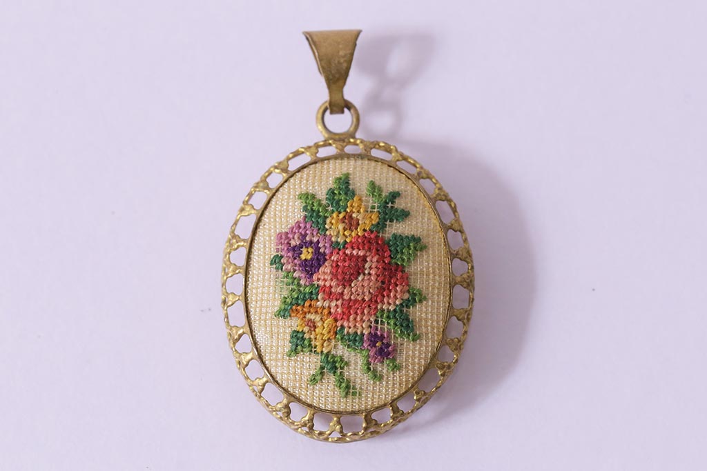 vintage プチポワン 刺繍 バッグ ヴィンテージ レトロ 花柄 - ハンドバッグ