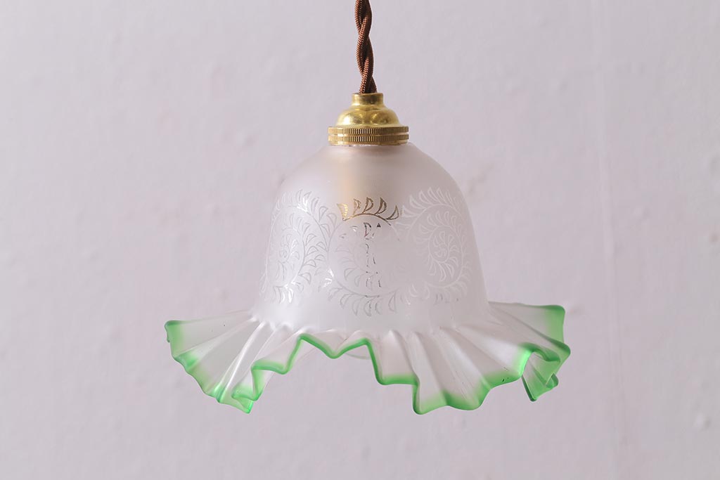 ヴィンテージ照明　イギリスビンテージ　エッチングガラスとフリルシェードがお洒落なペンダントライト(ランプシェード、天井照明)(R-043117)