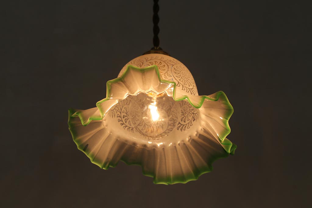 ヴィンテージ照明　イギリスビンテージ　エッチングガラスとフリルシェードがお洒落なペンダントライト(ランプシェード、天井照明)(R-043117)
